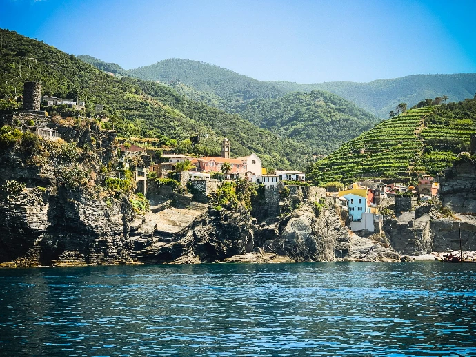 houses near body of water during daytime