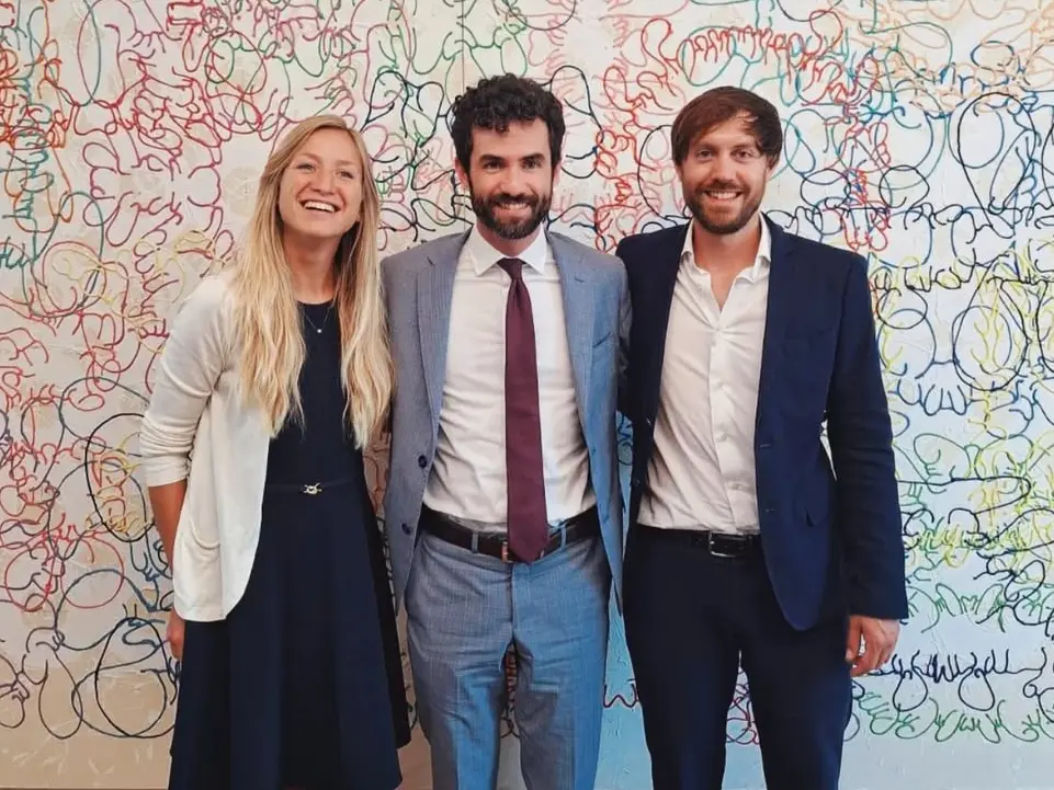 Martina en Nicola Chionetti samen met Alessandro van wijndomein Chionetti