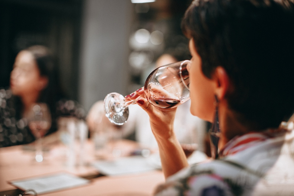 Italian wine tasting at home - 8 top wines