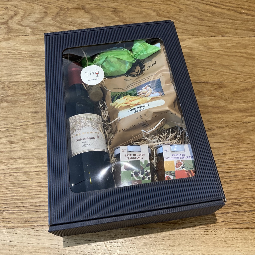 Apéropakket met 1/2 fles rode wijn Rossese